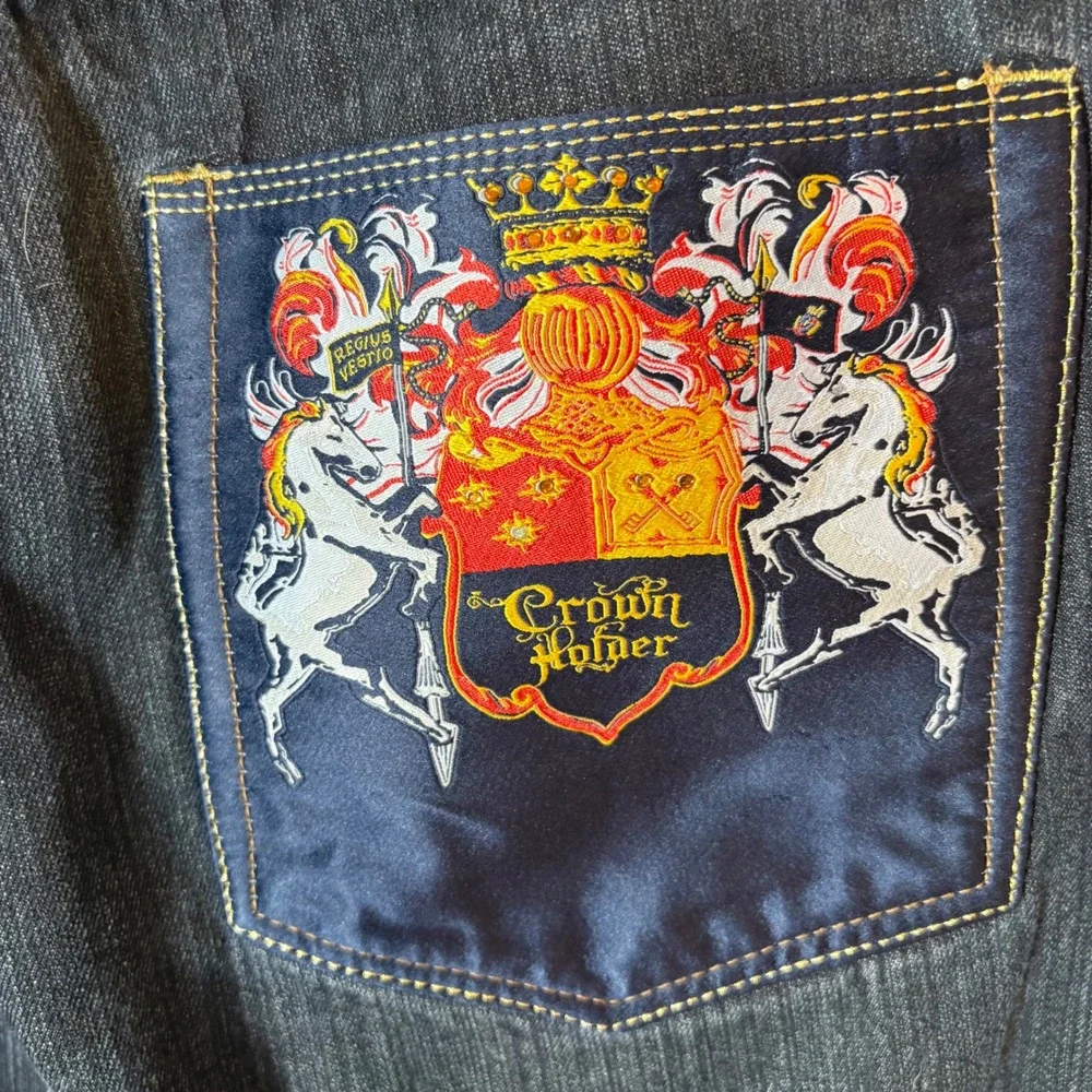 Crown Holder Embroidered Dark Wash Jeans‎ Size 38 Crest & Royal Embellishments